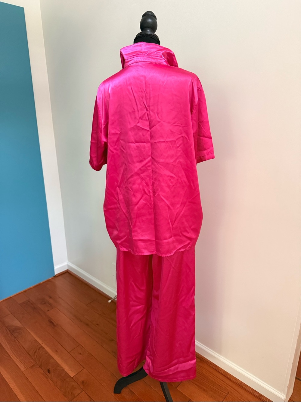 Bright Fuchsia Satin Two-Piece Pajama Set Sz Large - Picture 5 of 11